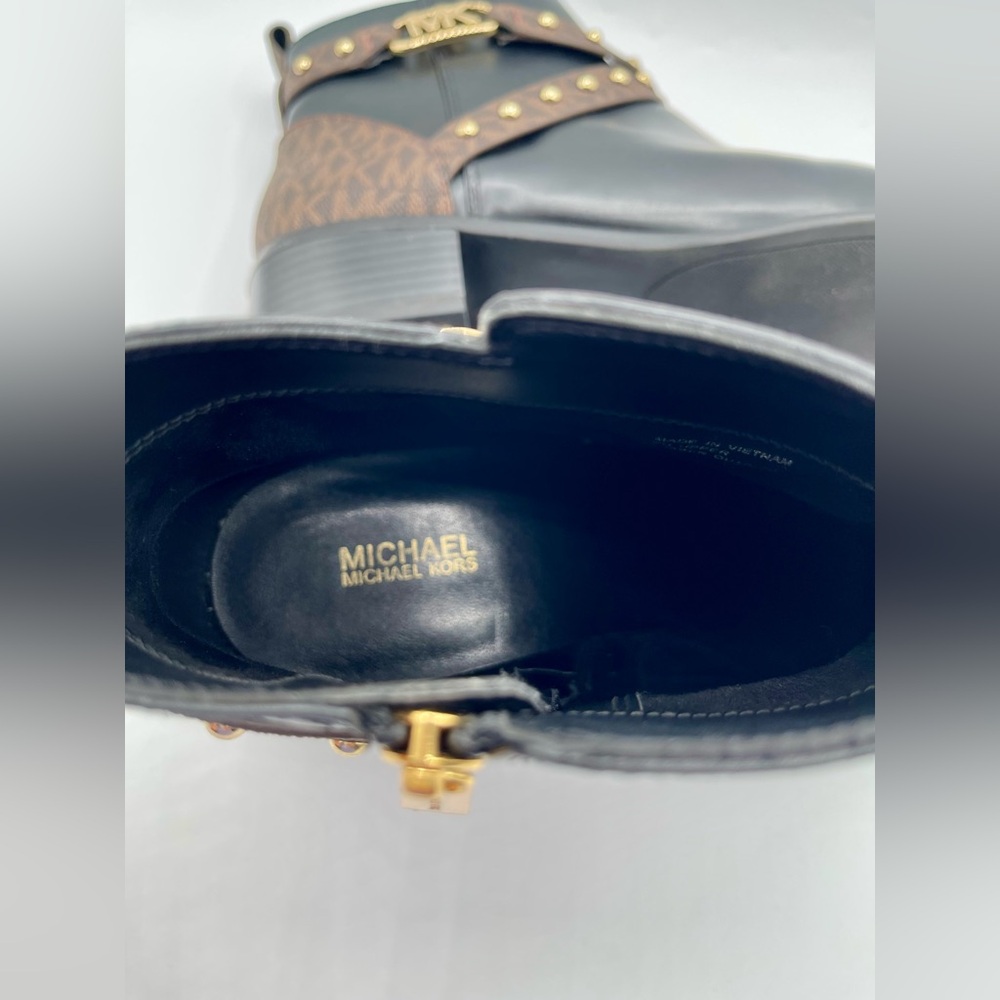 MICHAEL KORS Kincaid Leather and Studded Logo Ankle Boots. Size 8 M - Picture 13 of 15